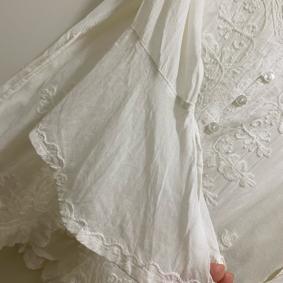 Beautiful Traditional Thai Button Blouse with Back Tie Bell Sleeves White M S - Picture 4 of 12